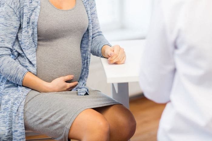 беременная на приеме у доктора