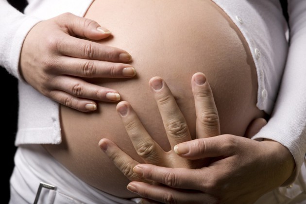 Как ведут себя дети перед рождением: шевеления в схватках, активность перед родами