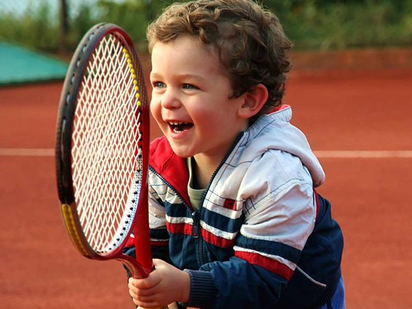 Отдавать ли ребенка в большой теннис?