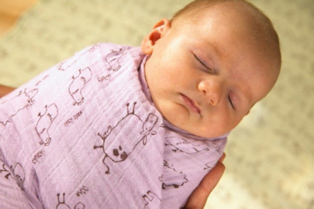 Как правильно пеленать новорожденного: основные техники