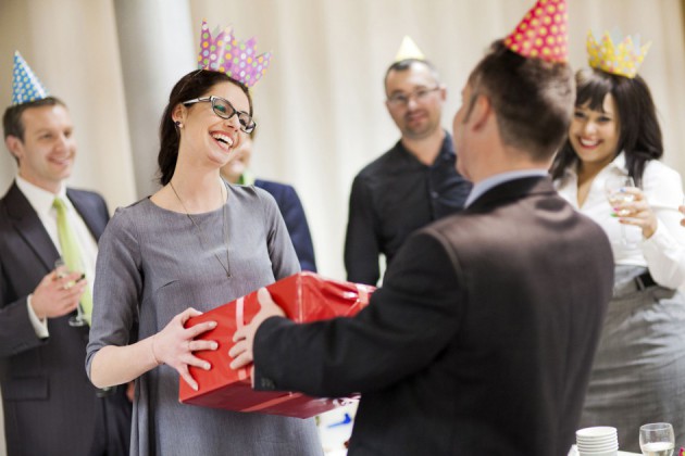 Подарки боссу на день рождения - идеи и варианты