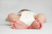 Какие подгузники для новорожденных лучше: выбираем правильно