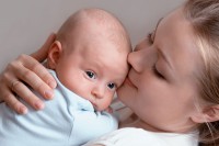 Цветение (гормональная сыпь) у новорожденных