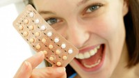 Контрацептивы для задержки месячных: удобство или вред организму?