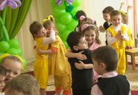 Танцы на 8 марта в детском саду: подборка видео