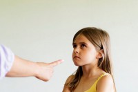 Как правильно наказывать дочку?