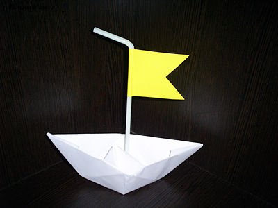 Кораблик с флагом