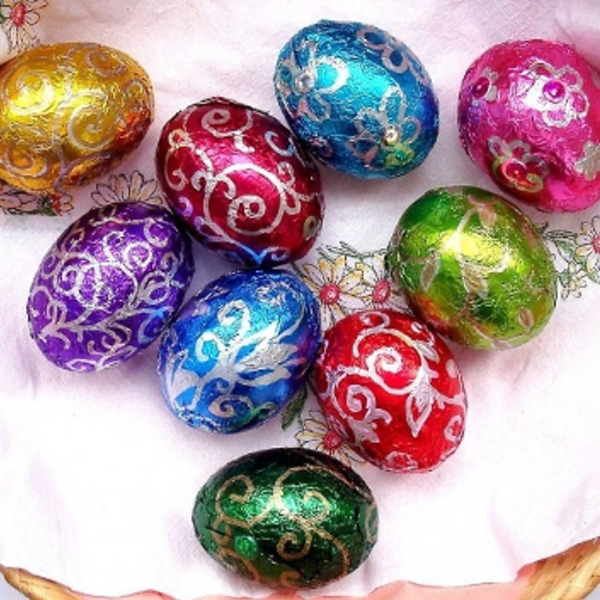 Разноцветные яйца из фальги